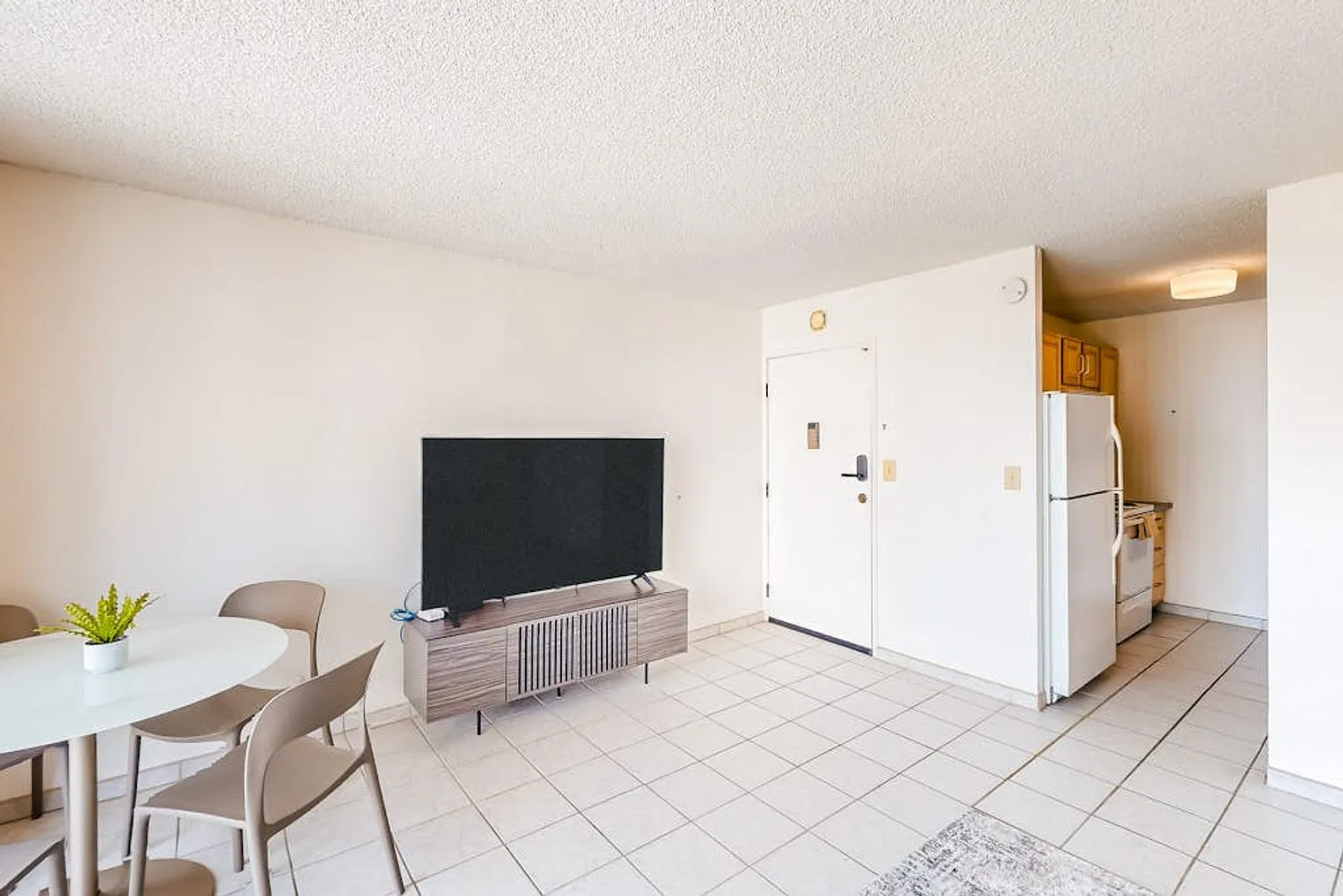 1 bed, 1.0 bath, 538 sqft, $3,155 — Photo 3