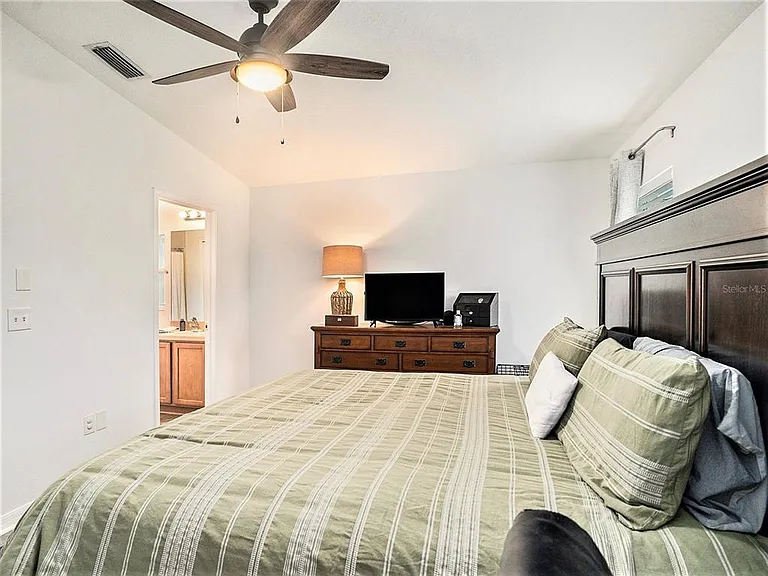 7833 Carriage Pointe Dr — Photo 14