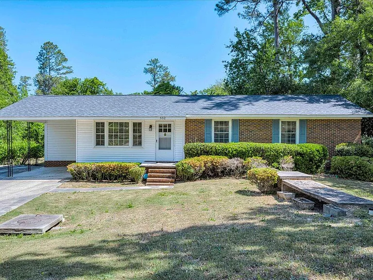 552 Whitehead Dr — Photo 1