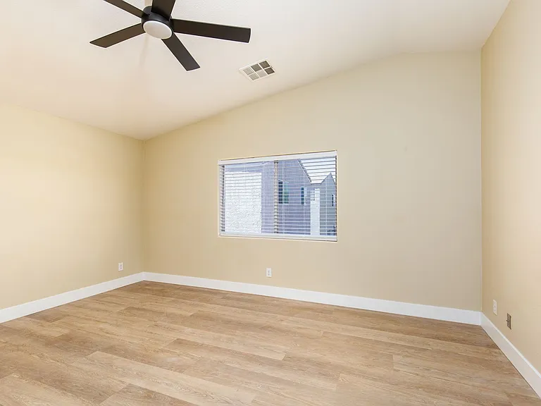 8723 Evan Lilas St — Photo 17