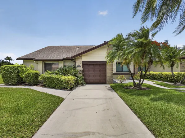 148 Village Walk Drive #24, Royal Palm Beach, FL 33411