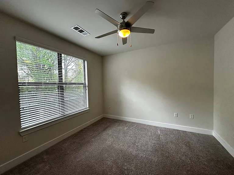 The Kirkwood Apartments at Edgewood — Photo 55
