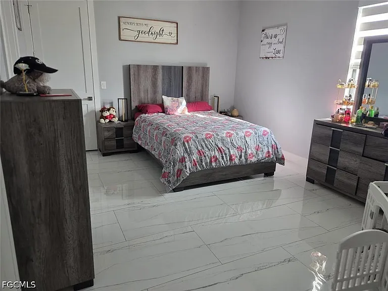 8049 Memory Cir — Photo 5