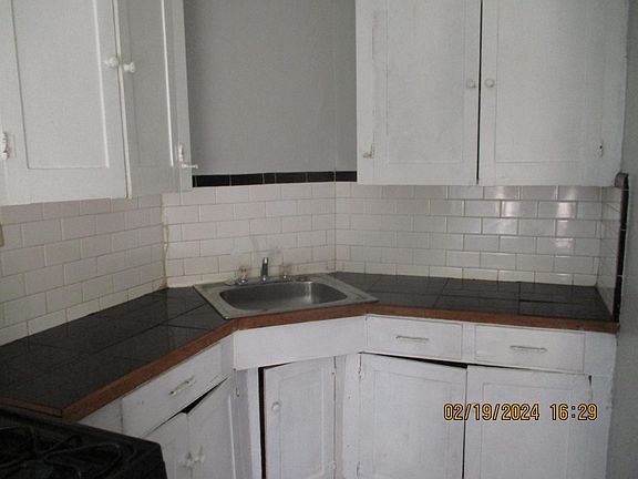3rd image of 715 4th St N #1