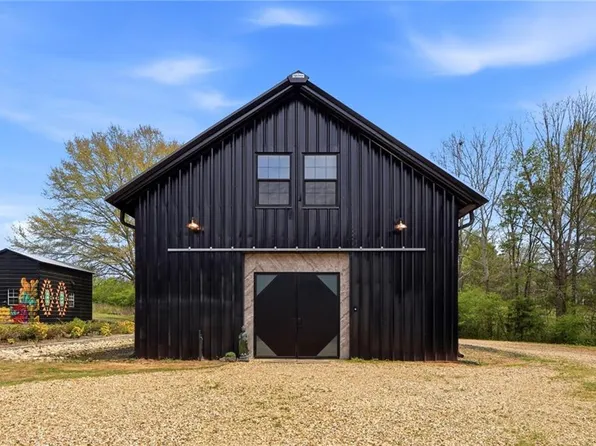 356 W Oak Grove Rd NW, Adairsville, GA 30103