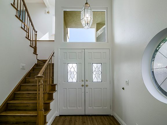 4th image of 25035 Eaton Ln