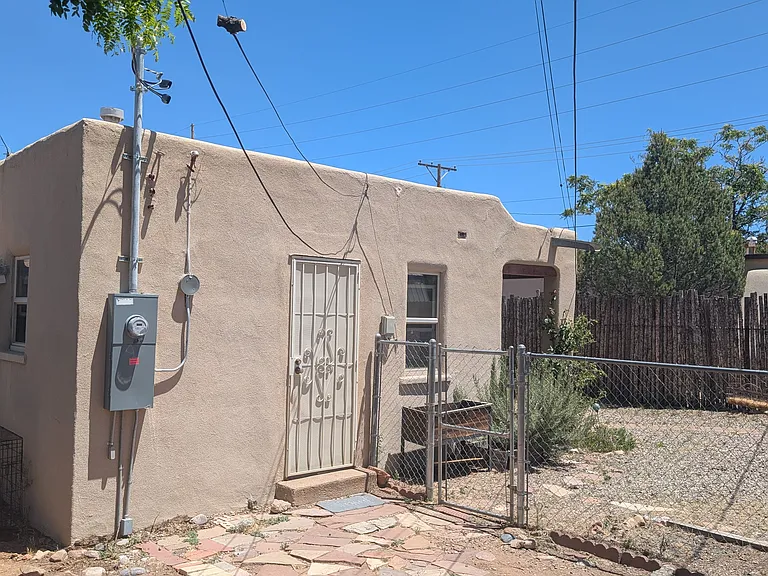 634 1/2 Alicia St — Photo 2