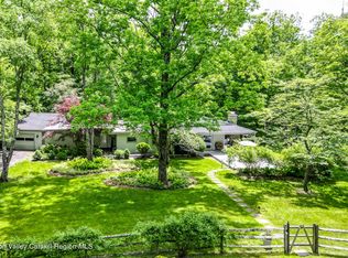 35 Abbey Rd, Mount Tremper, NY 12457