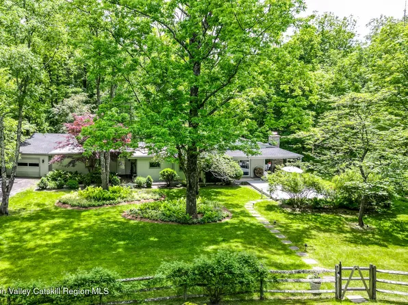 35 Abbey Road, Mt. Tremper, NY 12457