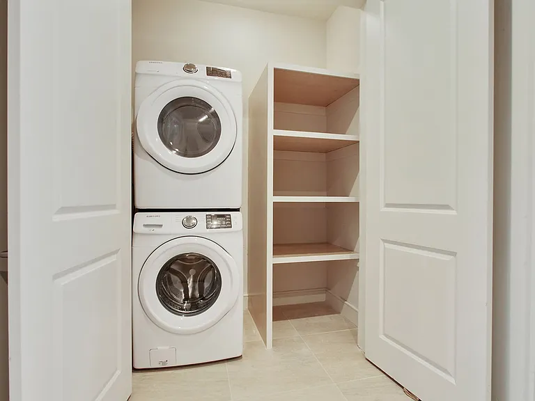 The Academy Luxury Apartments and Townhomes — Photo 11