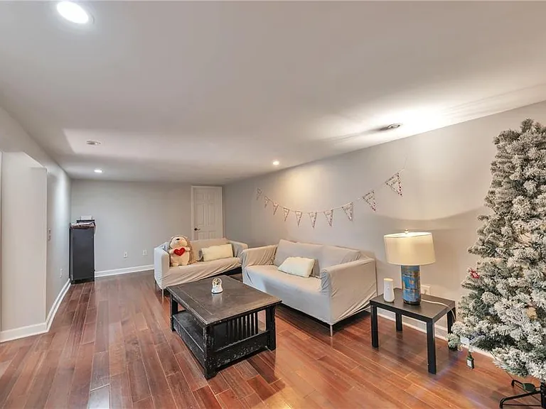 1651 Murdock Rd — Photo 22