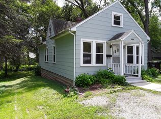 5107 Fountain Ln, Mccullom Lake, IL 60050