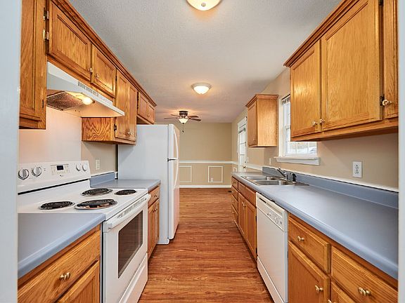 5th image of 124 Greystone Dr