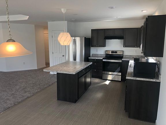 3rd image of 1581 Cherry Blossom Dr