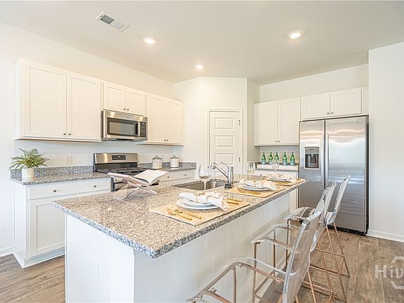 5th image of 138 Geranium Way