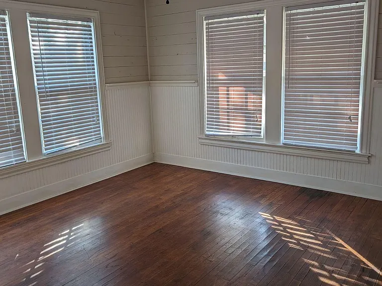1402 S Donnybrook Ave — Photo 19