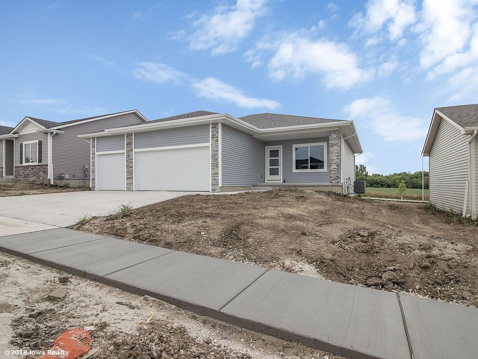 1st image of 130 SE Waddell Way