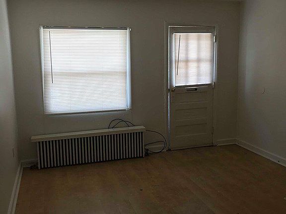 3rd image of 1029 W Washington St APT 4