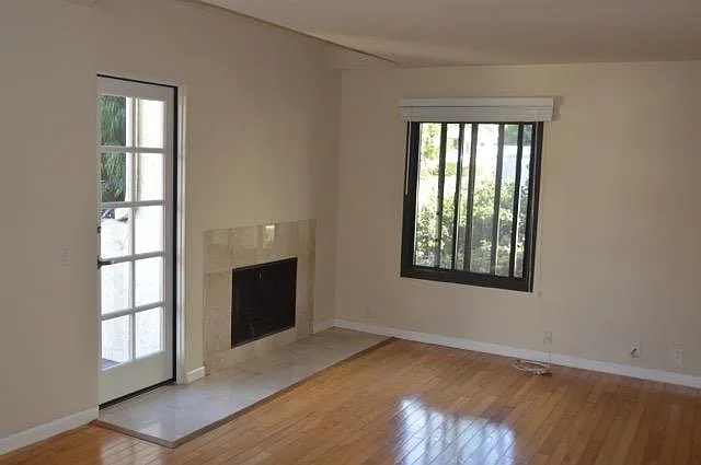 3976 Voltaire St — Photo 2