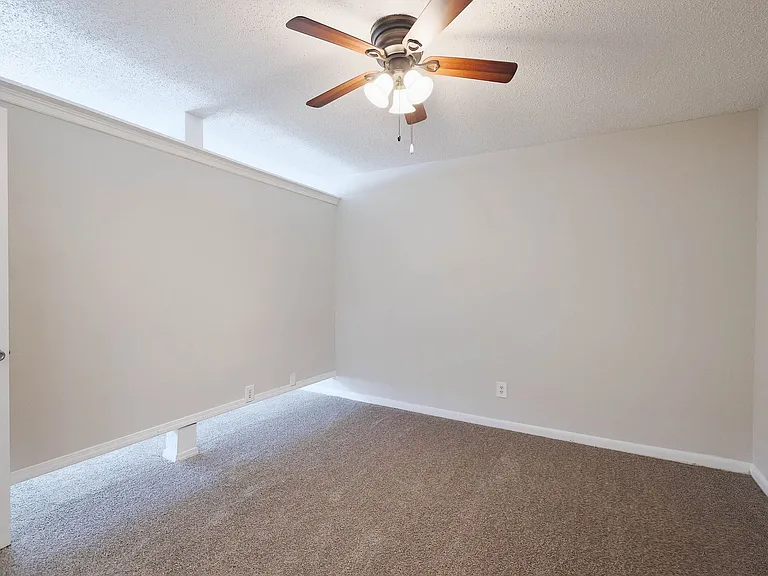 Hampton Hall | Comfort, Convenience, & Community All In One — Photo 173