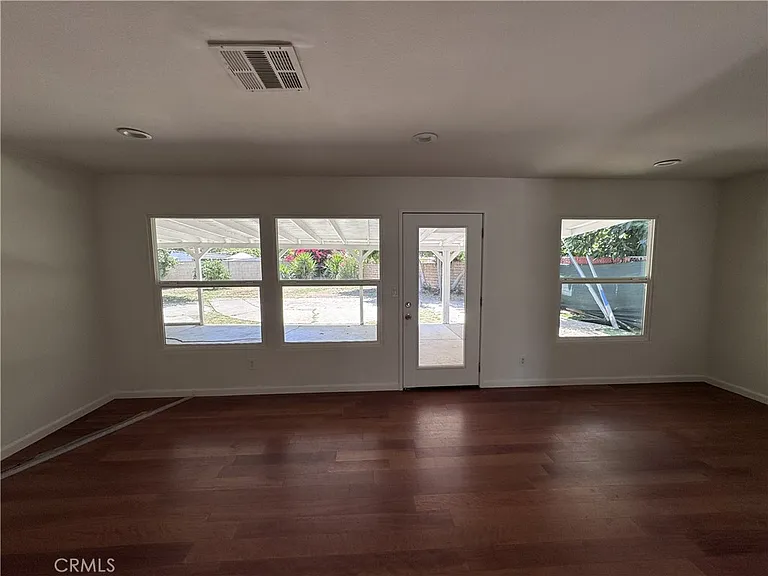 17738 Lanark St — Photo 10