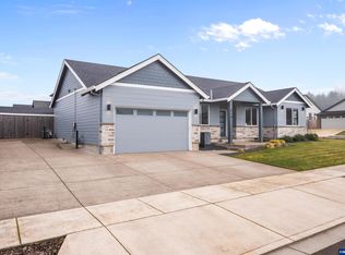 819 Riley Dr, Silverton, OR 97381