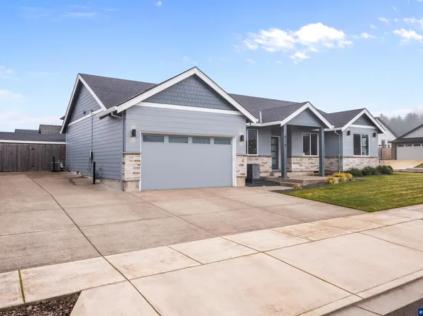 819 Riley Dr, Silverton, OR 97381