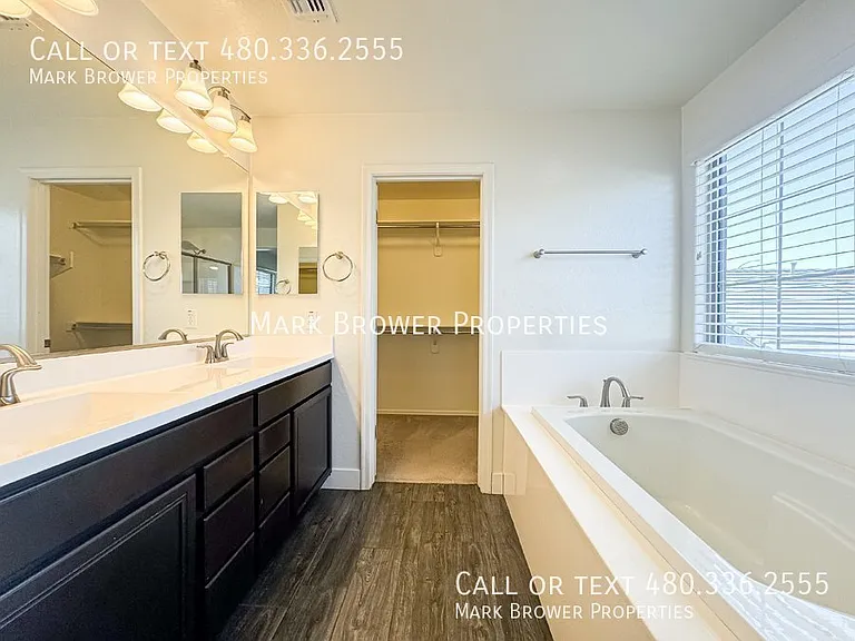 249 N Sandal — Photo 12