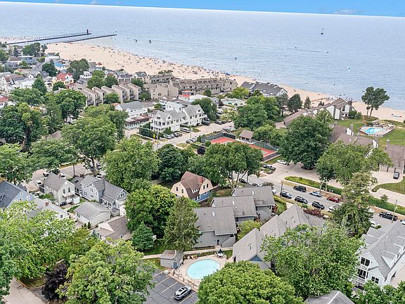 4th image of 130 N Shore Dr APT 2