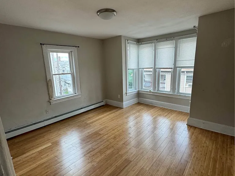 63 Paradis Ave #2 — Photo 4