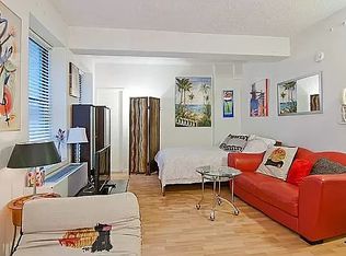150 W 51st St APT 1622, New York, NY 10019