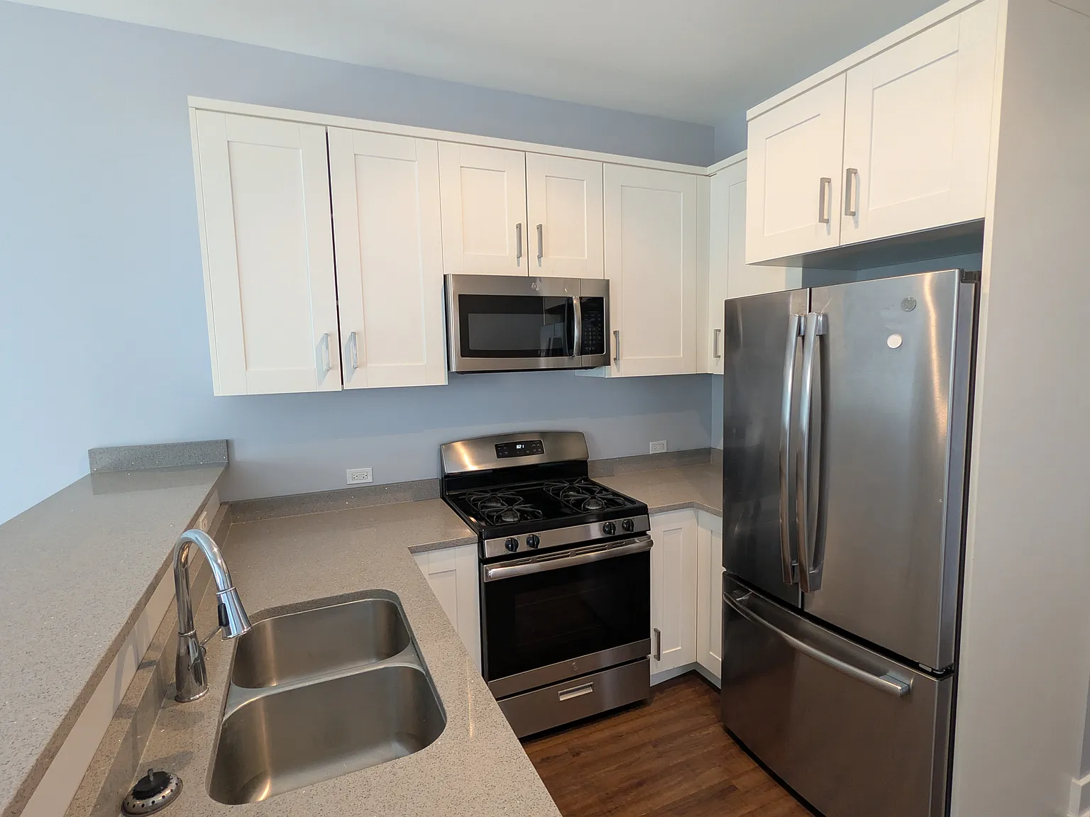 3 bed, 1400 sqft, $3,000 — Photo 3