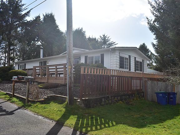 3rd image of 655 SE Oar Ave