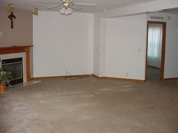 Living Room w/ Fire Place