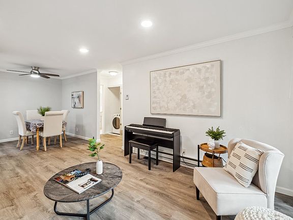 5th image of 1096 Yarwood Ct