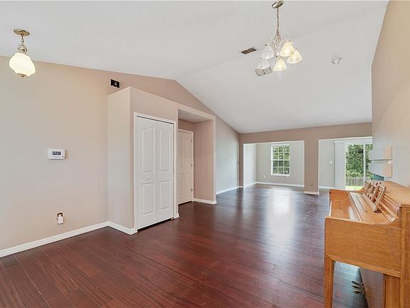 4th image of 6017 Brookhill Ct