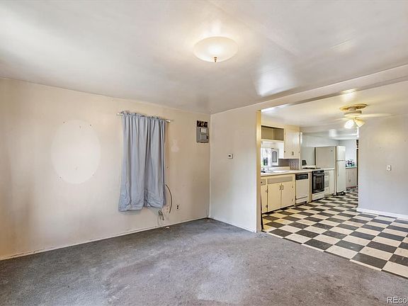 4th image of 2405 W Yale Avenue