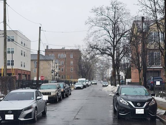 5th image of 126 Amherst St