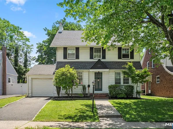 224 Van Orden Ave, Leonia, NJ 07605