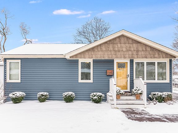 3rd image of 6661 Maple Lane Dr