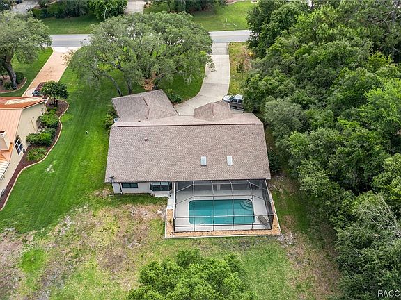 3rd image of 82 Cypress Blvd W