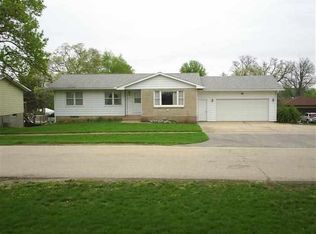160 Riverview Dr, Albany, IL 61230