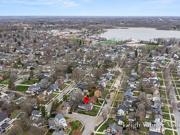 3rd image of 1129 Kenesaw Dr SE