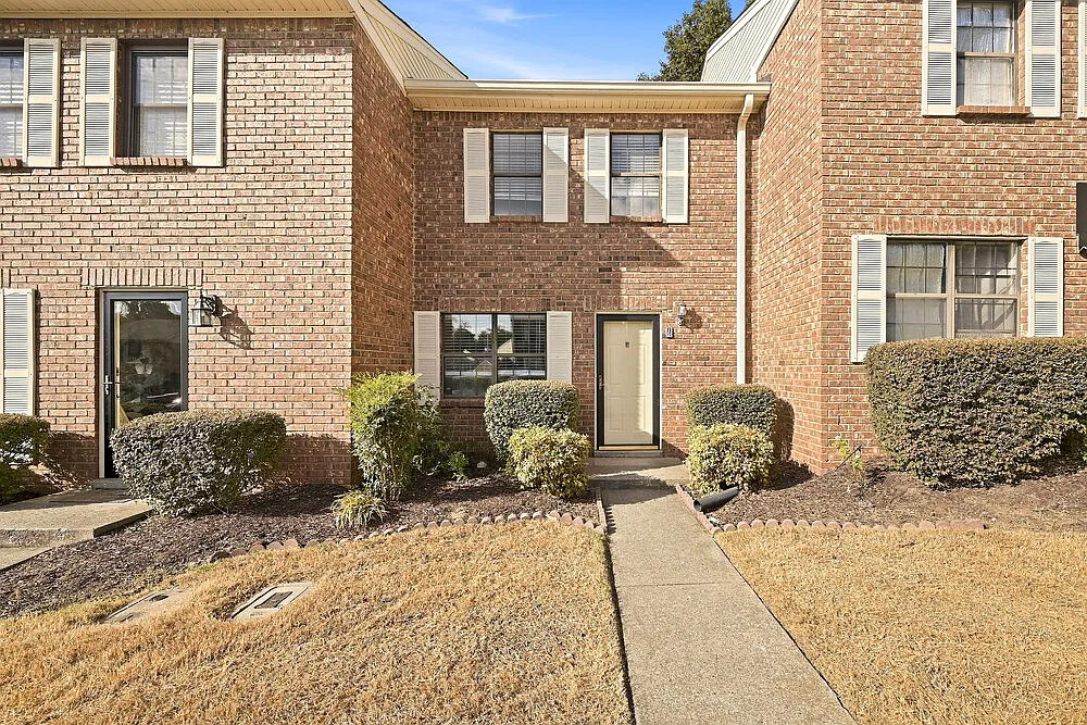 2 bed, 1.5 bath, 1116 sqft, $1,445 — Photo 1