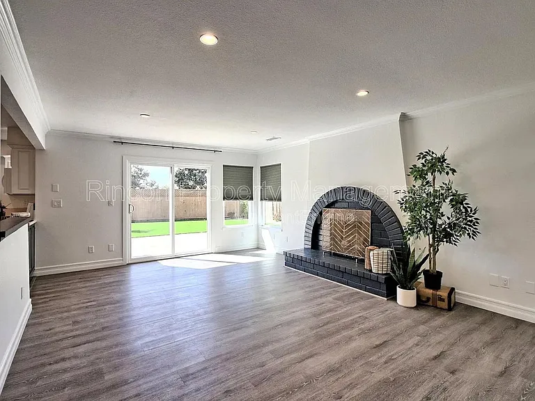 2585 Warbler Ave — Photo 23