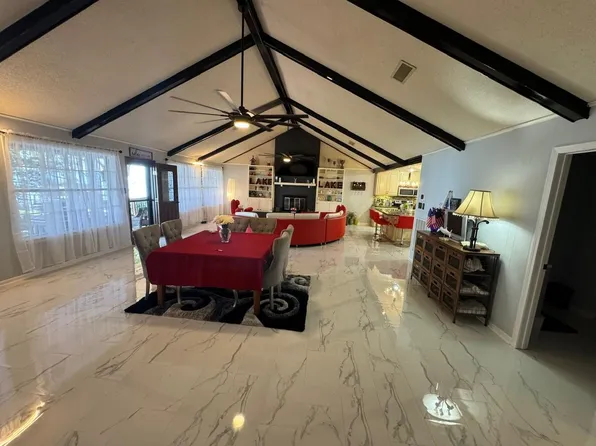 323 Mallard Point, Livingston, TX 77351