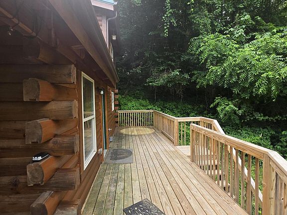 4th image of 50 Sapphire Dr
