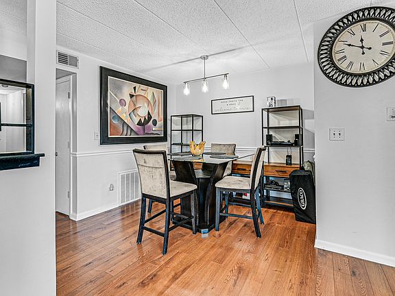 5th image of 18224 Wentworth Ave APT 2