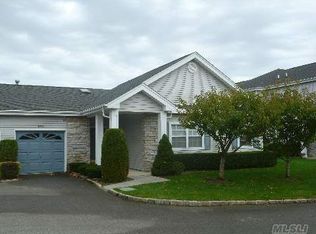 526 Highland Ct, Moriches, NY 11955