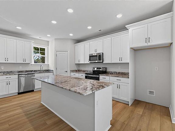 5th image of 1129 Modoc Ave